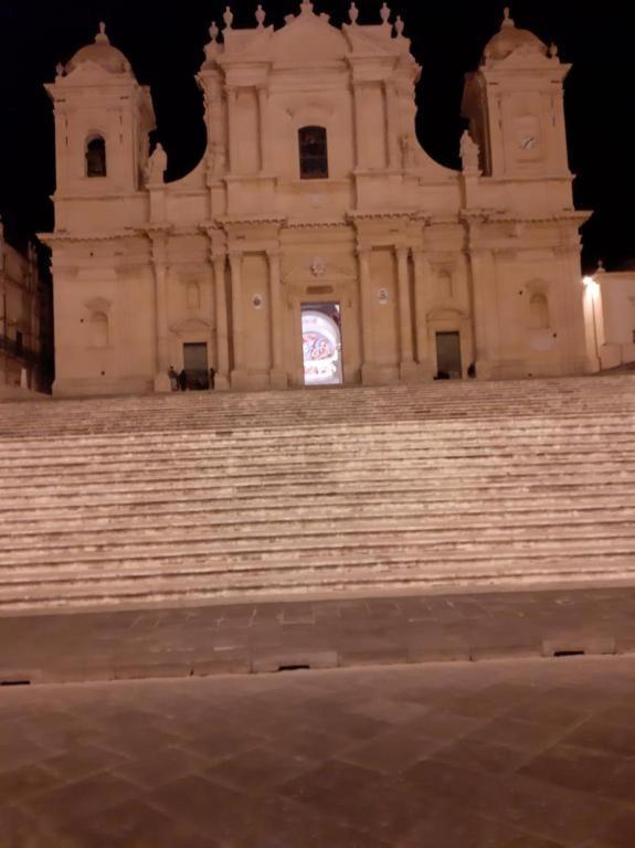 La Casa Re Basuli Villa Noto Esterno foto